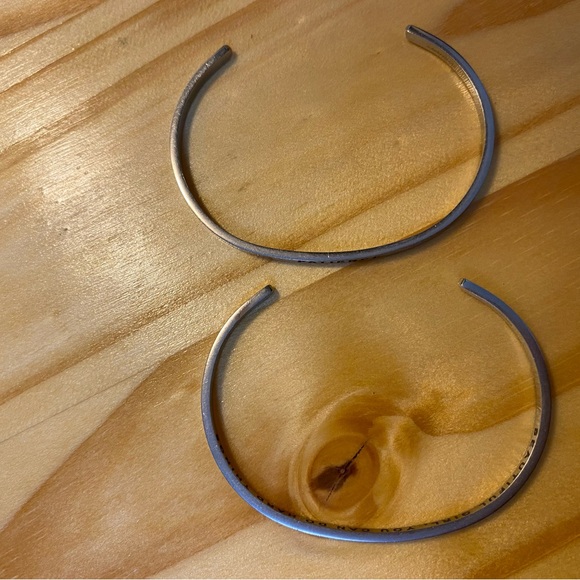 2 Mantraband bracelets - Picture 3 of 6